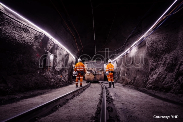 Choosing Between Fixed and Portable Explosion Proof Lighting for Hazardous Zones