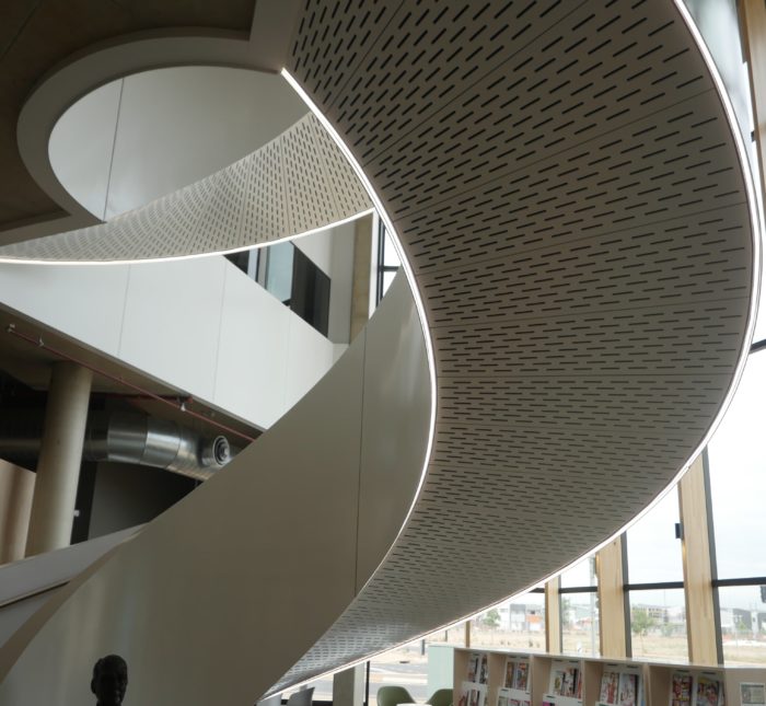 Curved Staircase WEB LGE